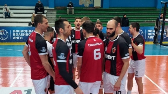 Волейболистите на Локомотив Пловдив записаха 11 а победа във Втората осмица