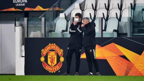 Част от треньорският щаб на е дал положителни проби за