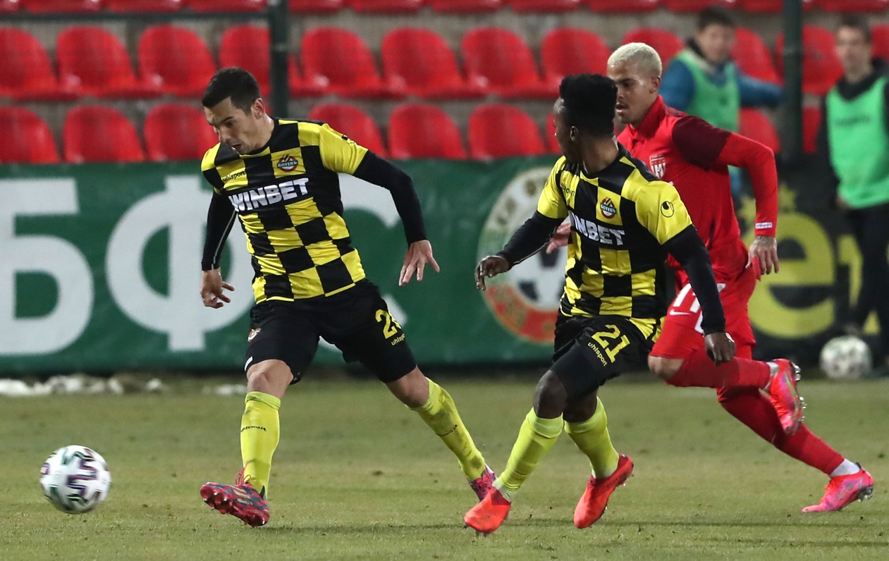 Официалният дебют на новия наставник на Ботев Пловдив Азрудин Валентич