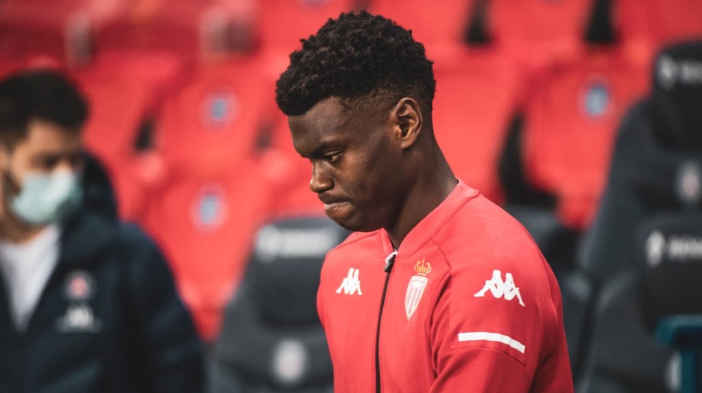 Централният защитник на разкри че е отказал на миналото лято