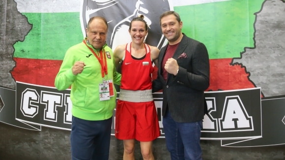 Звездата на българския женски бокс Станимира Петрова се класира за