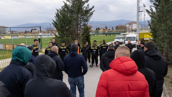 Организираните привърженици на Ботев Пловдив надъхаха играчите за утрешния мач