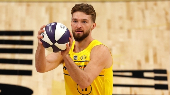 Звездата на Индиана Пейсърс Домантас Сабонис спечели тазгодишното издание на