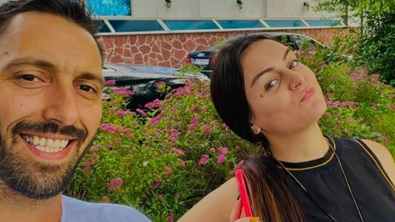 Националът Николай Учиков и съпругата му Весела станаха родители на