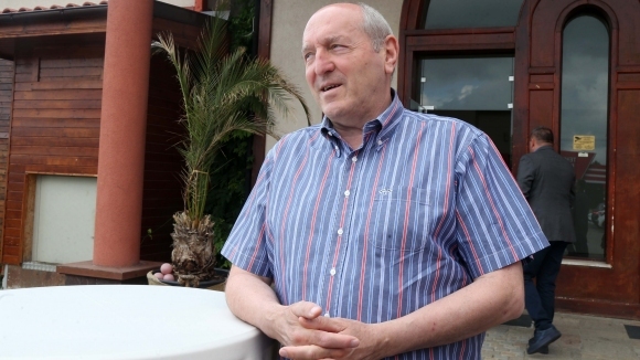 Изпълняващият длъжността президент на Българския футболен съюз Михаил Касабов изпрати