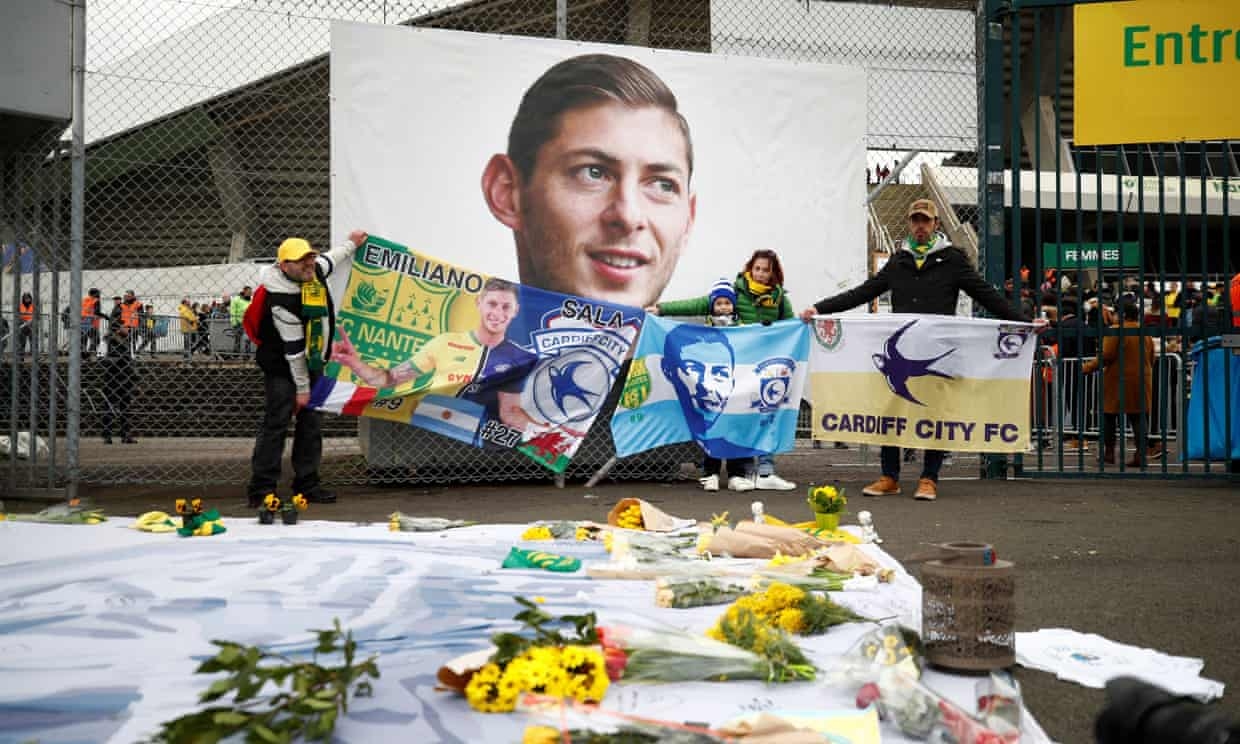 Семейството на аржентинския футболист Емилиано Сала, който загина при самолетна