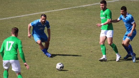 В 12 00ч и се изправят един срещу друг в дербито