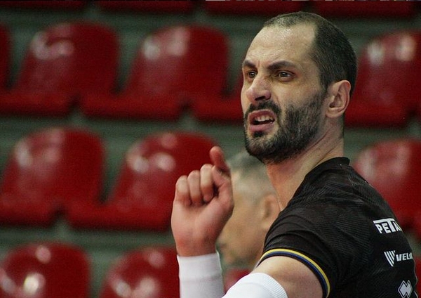 Българската волейболна звезда Матей Казийски се отдалечи от завръщане в
