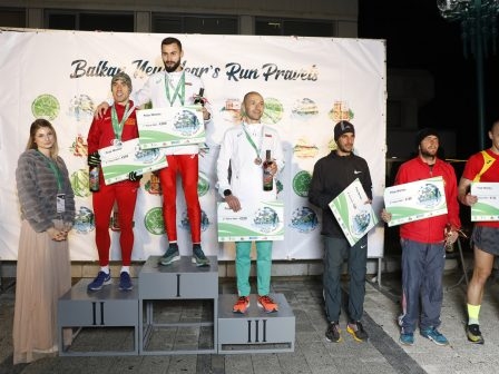 Българите Митко Ценов и Маринела Нинева спечелиха Балканския новогодишен пробег