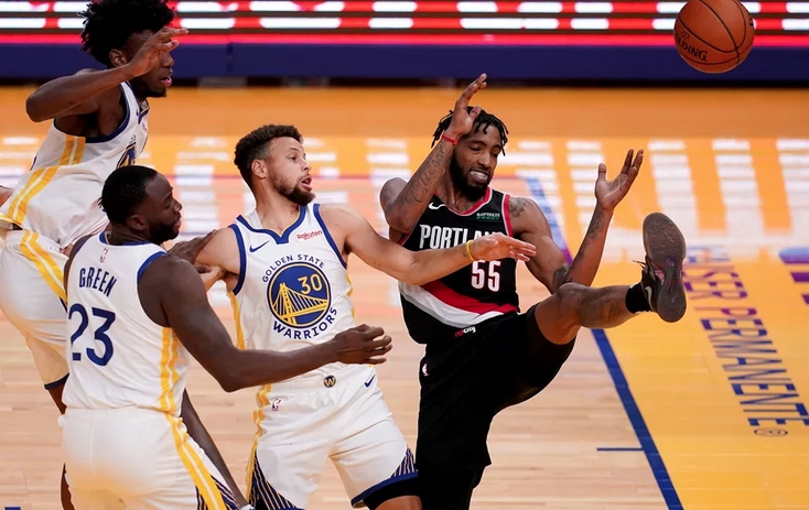 Играчите на Портланд Трейлблейзърс вкараха 20 тройки в коша на