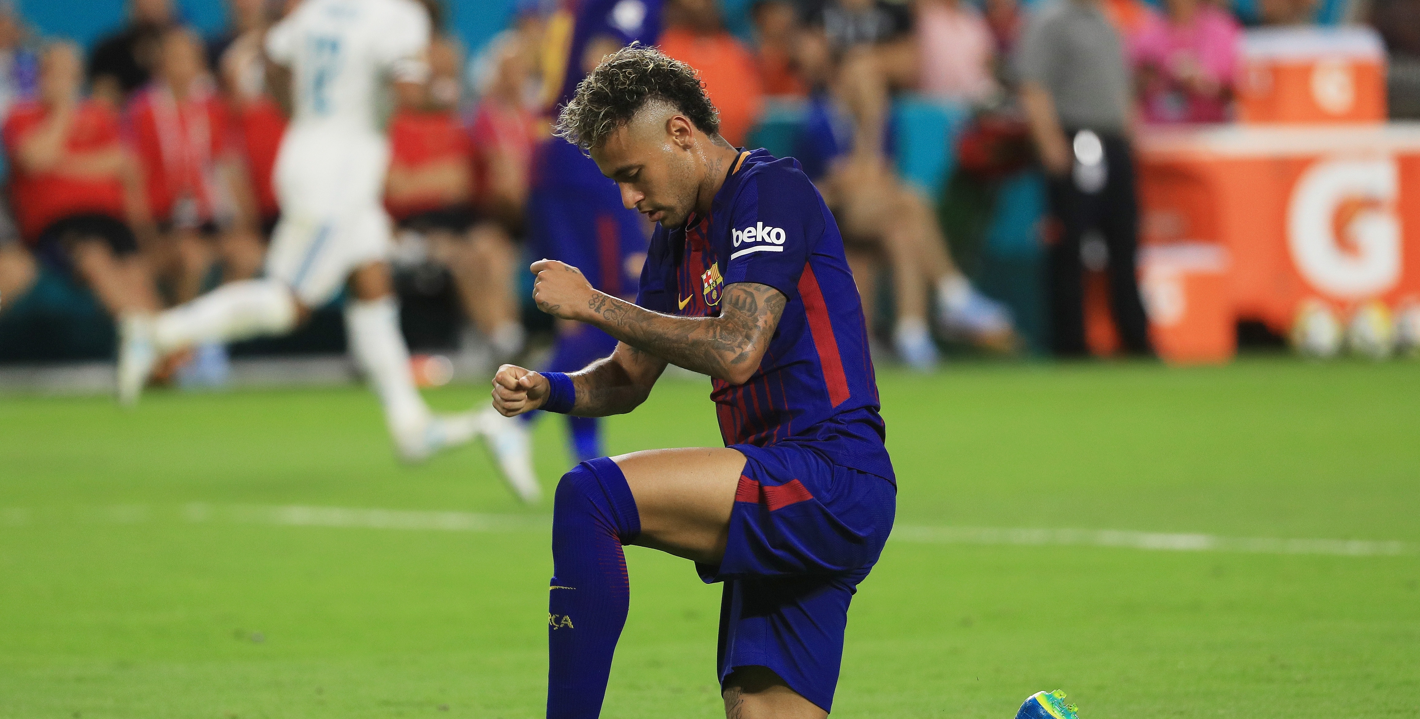 Бащата и личен агент на Неймар не получи вчера 26-те