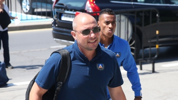 Един от помощник треньорите на Левски Асен Букарев не се