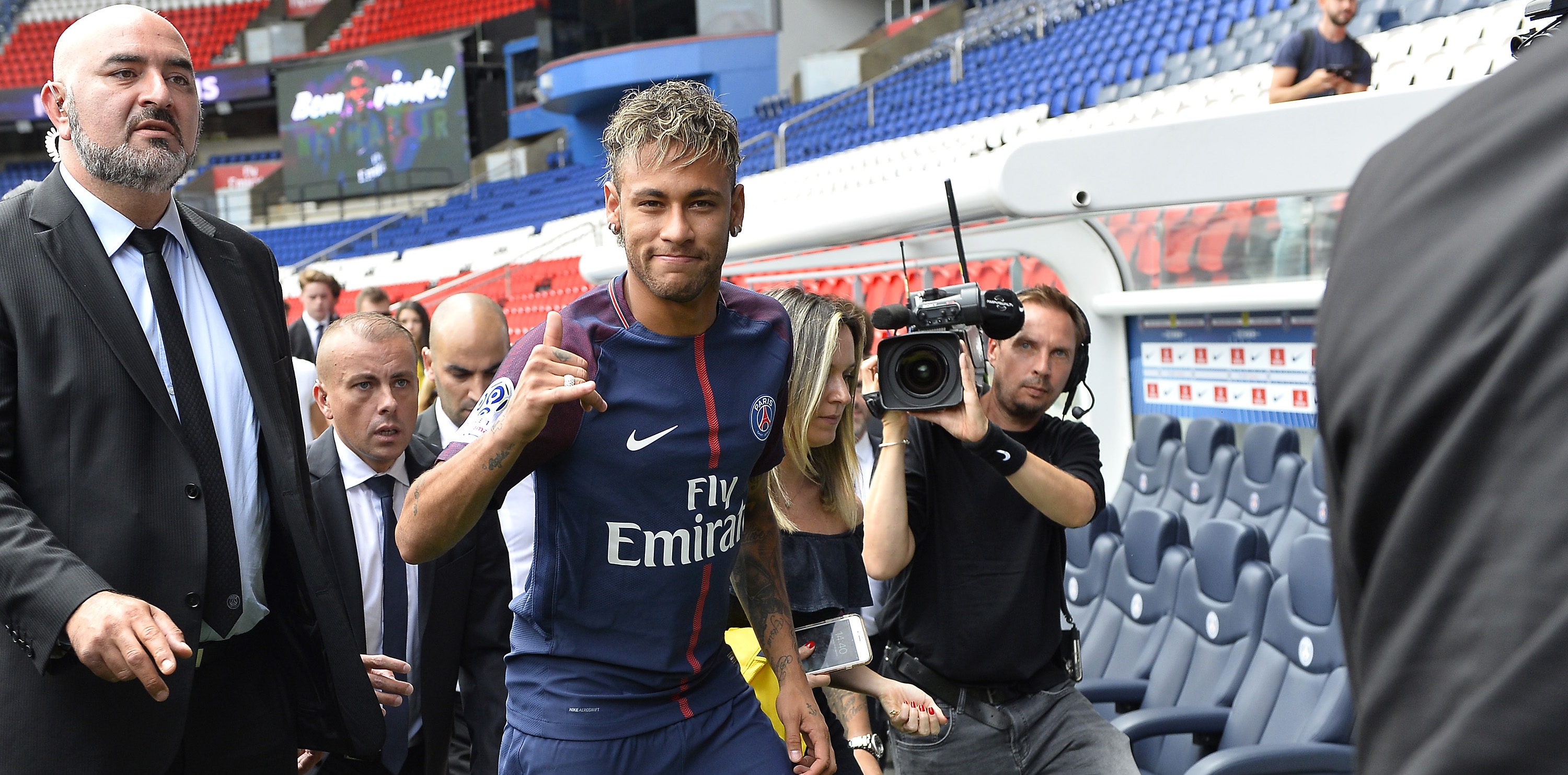 След официалното обявяване на трансфера на Неймар в Пари Сен