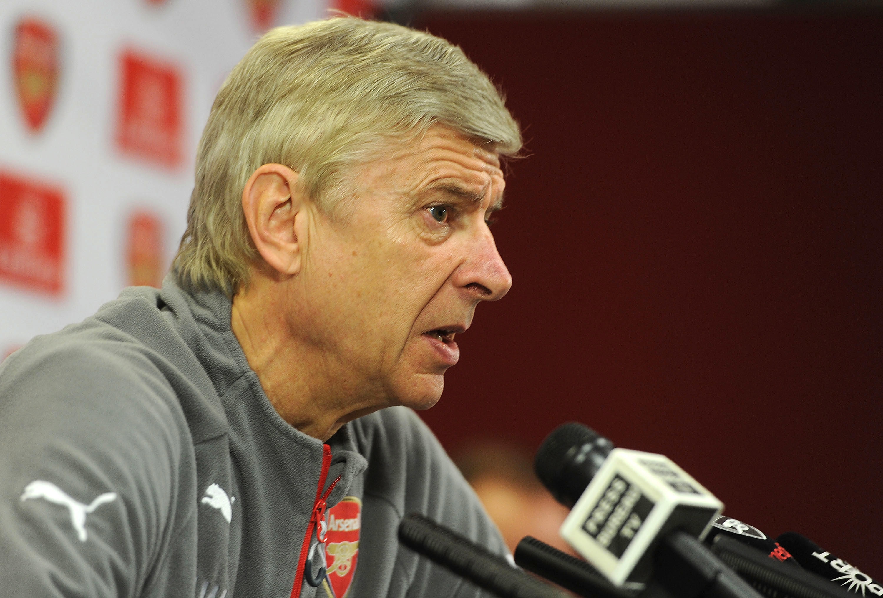 Алексис Санчес ще пропусне първите два мача на Арсенал от