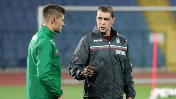 Селекционерът на България Петър Хубчев обяви имената на футболистите, подвизаващи