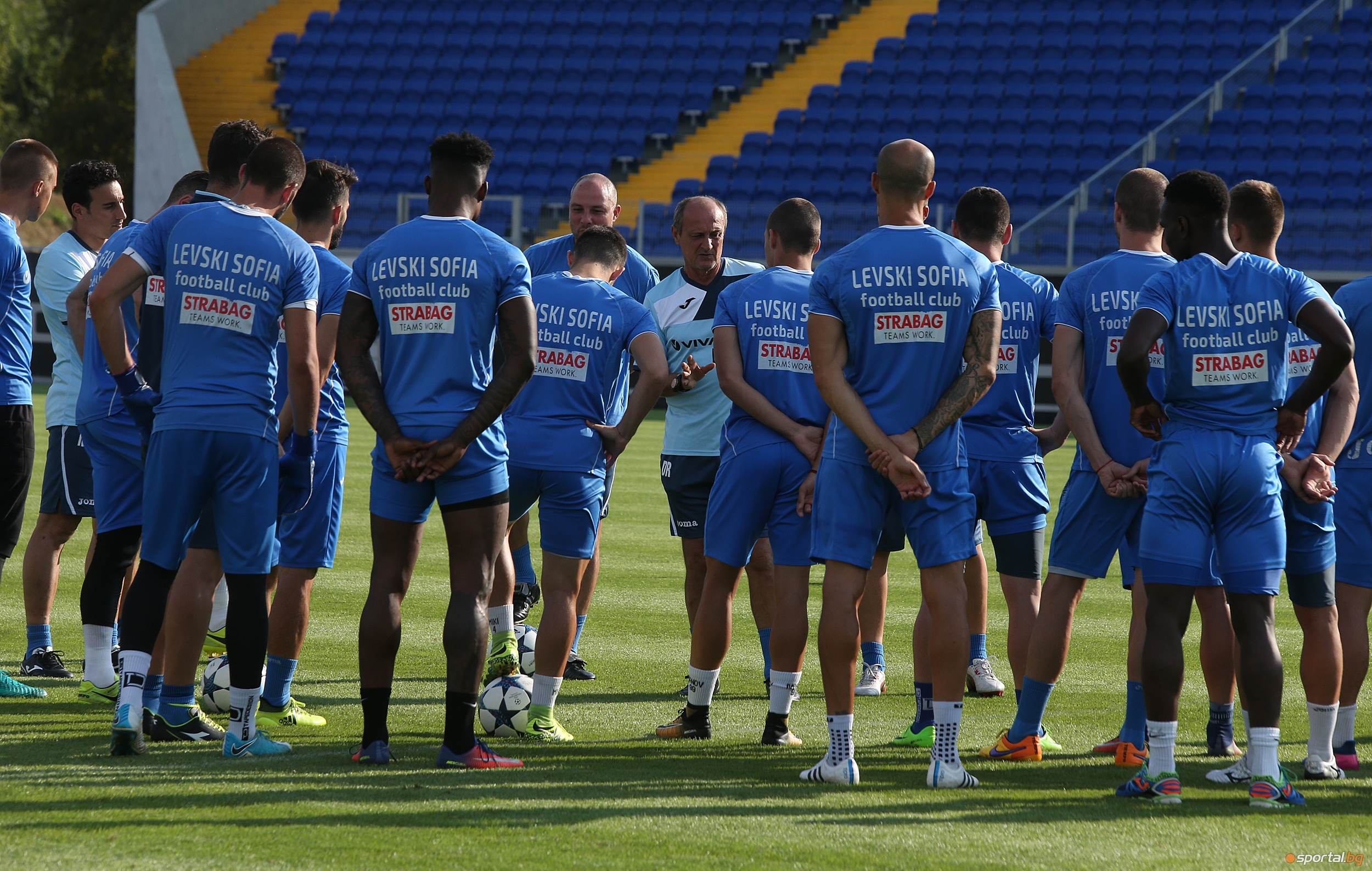 Отборът на Левски продължава подготовката си за поредния двубой от