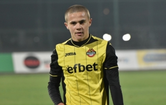 Диамантът на Ботев (Пловдив) Кристиан Добрев от вчера е в