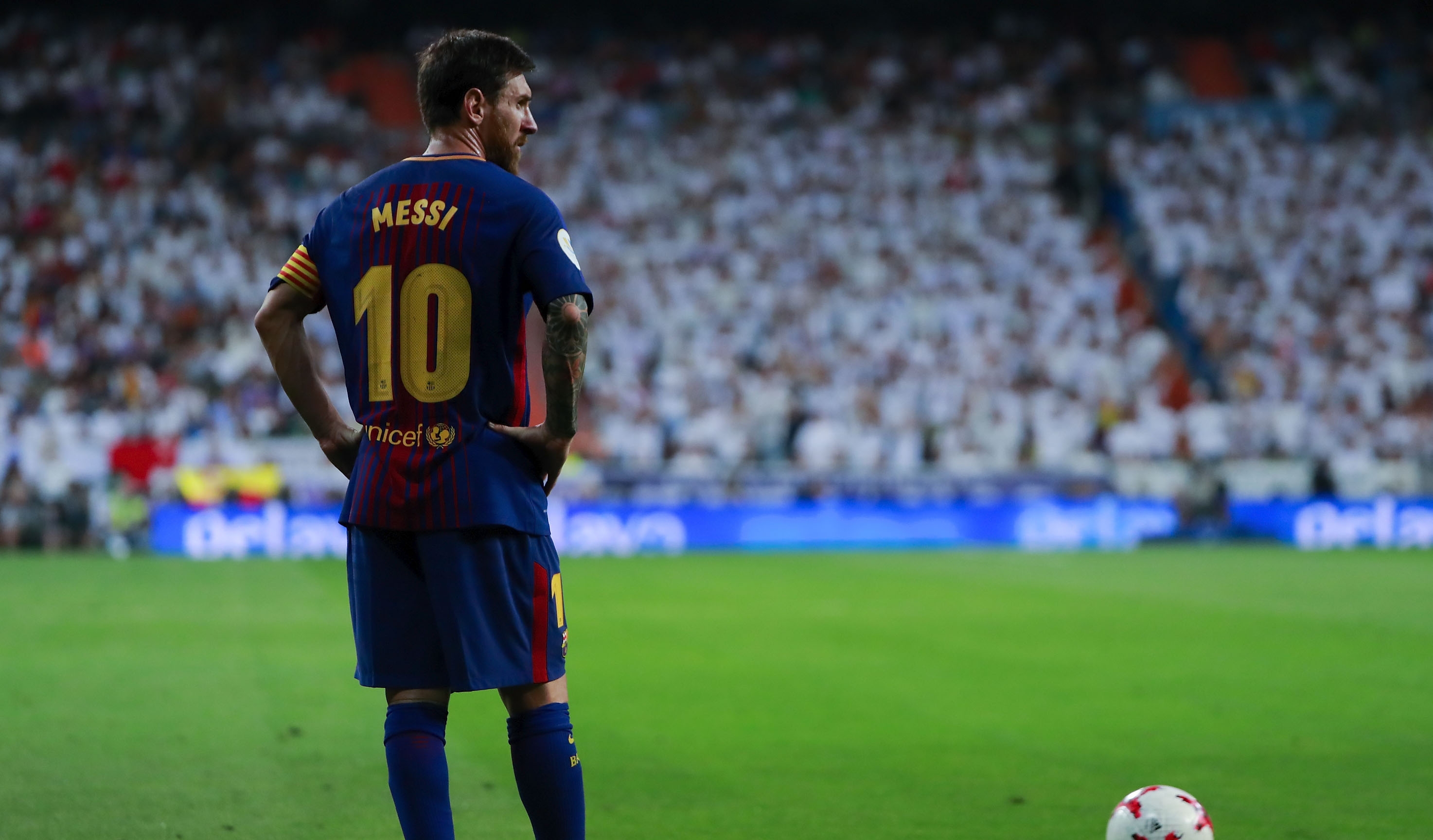 Фактът, че Лионел Меси все още не е подписал новия