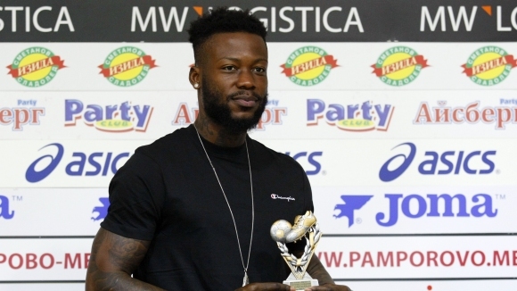 Звездата на Левски Жуниор Мапуку бе награден за най-добър футболист