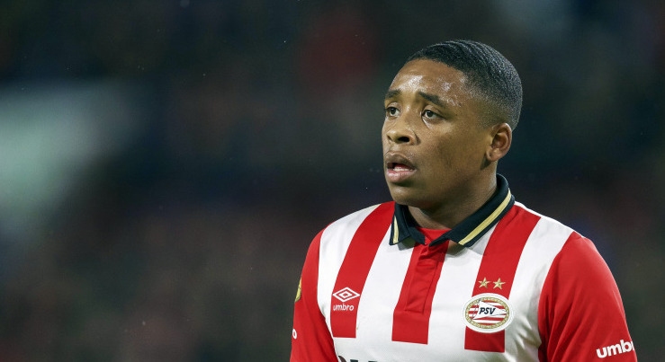 Испанският гранд Барселона продължава да търси варианти за атаката си.