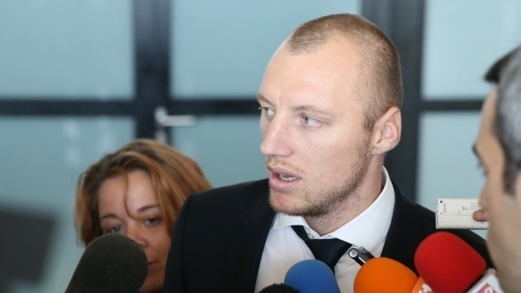 Централният защитник Иван Иванов е предпочел да облече екипа на