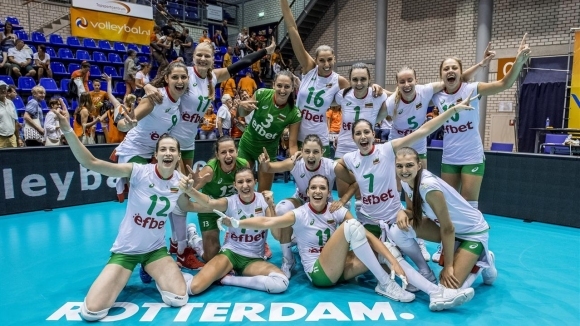 БЪЛГАРИЯ - БЕЛГИЯ 1:0 (25:17)БЪЛГАРИЯ: Лора Китипова, Емилия Николова, Добриана