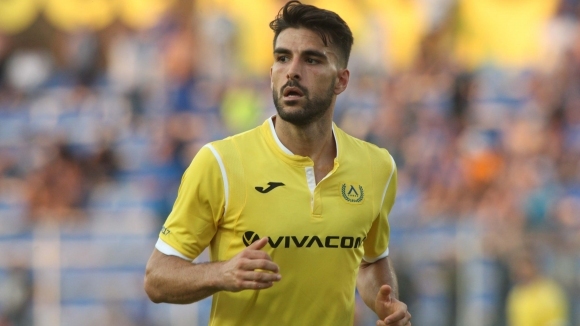 Испанският халф на Левски Жорди Гомес се отпуши срещу Славия.