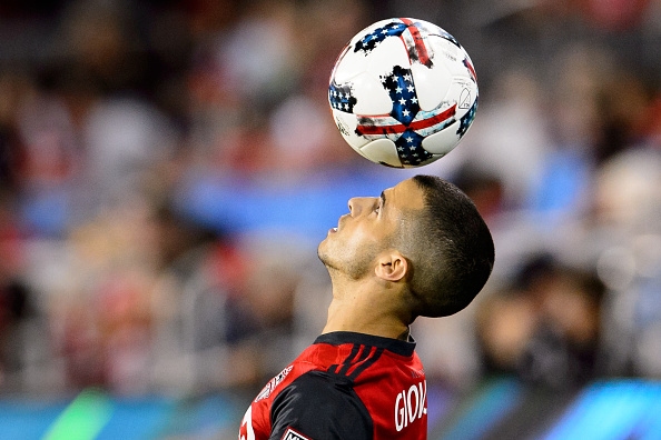 Юношата на Ювентус Себастиан Джовинко продължава да прави фурор в