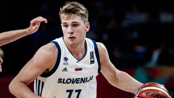 Словения е първият четвъртфиналист на ЕвроБаскет 2017. Украйна се оказа