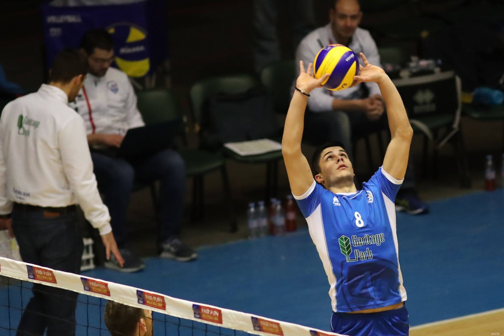 Волейболистите на Левски спечелиха първата си контрола за сезона след