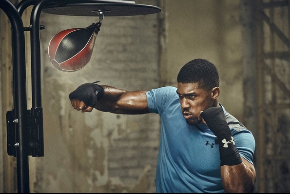 Световният шампион в тежка категория Антъни Джошуа не спира да