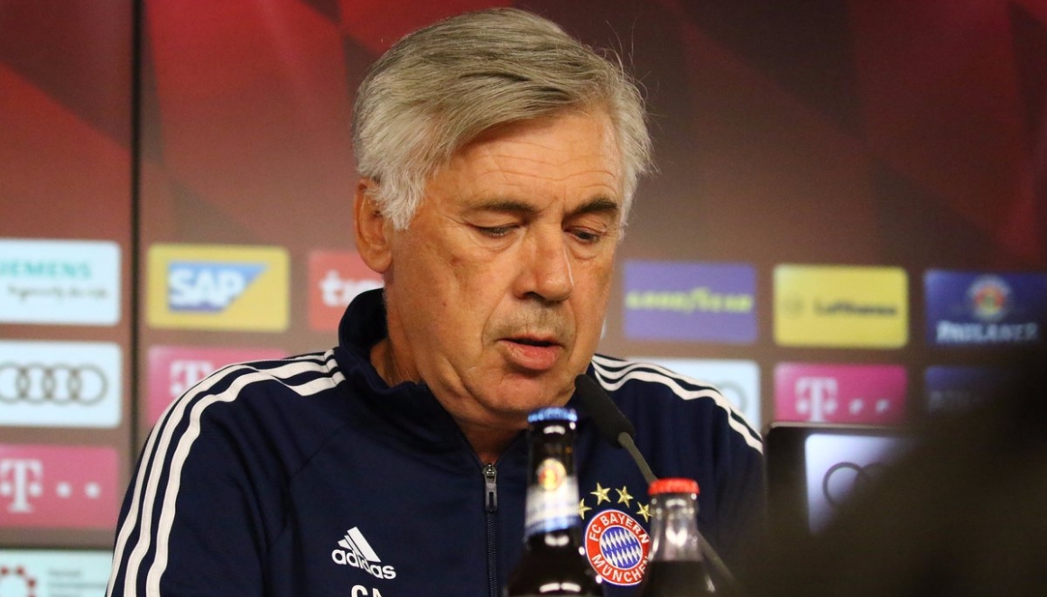 Легендарният Ариго Саки смята че ръководството на Байерн Мюнхен може