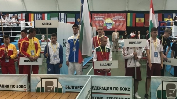 Победа и загуба записаха българските боксьори в първия ден на