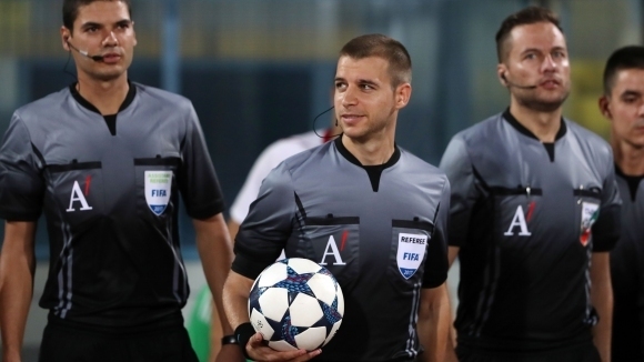 Депутатът от ГЕРБ Стефан Апостолов е единственият футболен съдия в